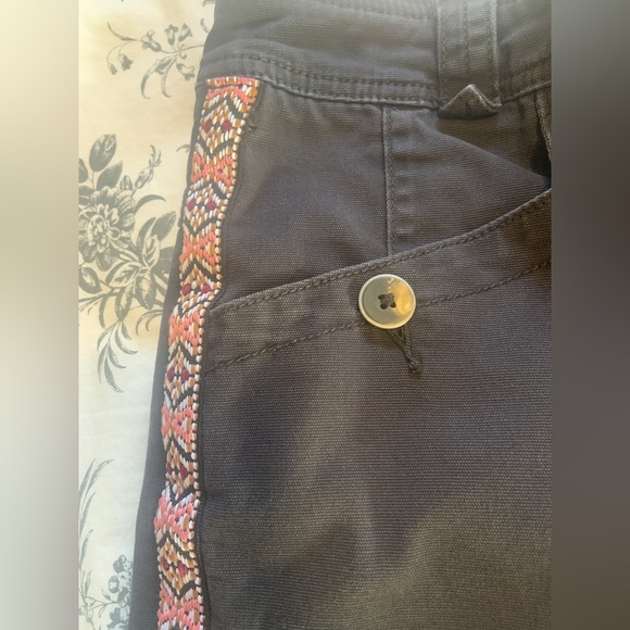 Great Anthropologie embroidered side stripe pants - Picture 6 of 7